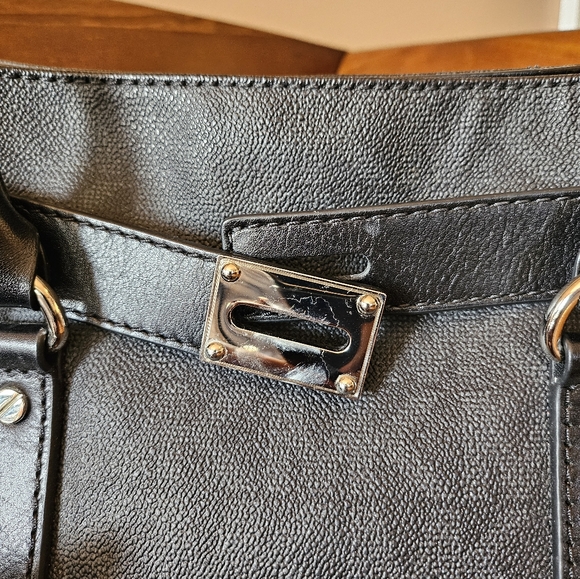 Michael Kors Signature Hamilton Satchel With Matching Fanny Pack! - Picture 8 of 14